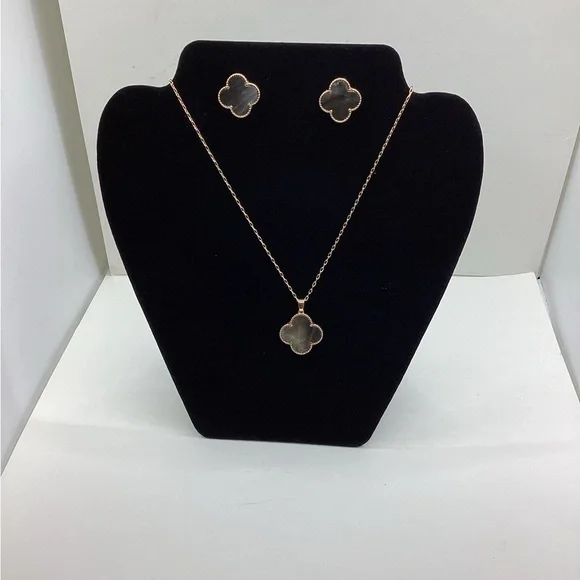 NYC ANNA STATEMENT TAN NECKLACE - Picture 3 of 8